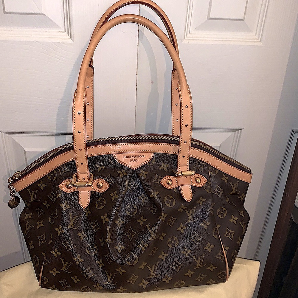 EUC Authentic Louis Vuitton Tivoli GM WITH Original Dustbag
